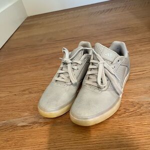 Adidas women’s 6.5 golf shoes